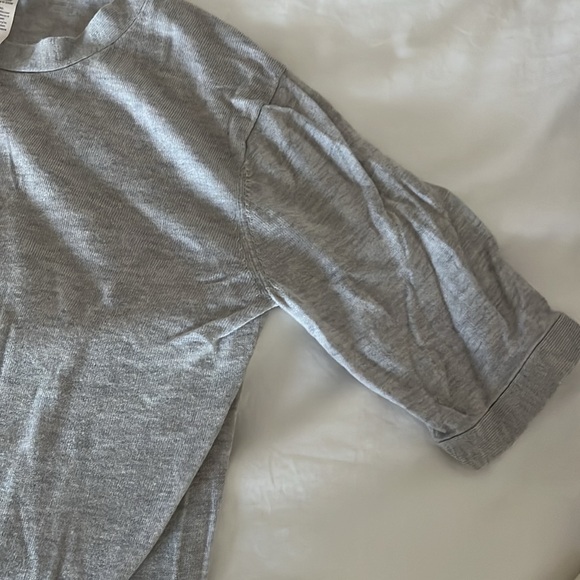 Lululemon thin sweater top size 2 - Picture 3 of 3